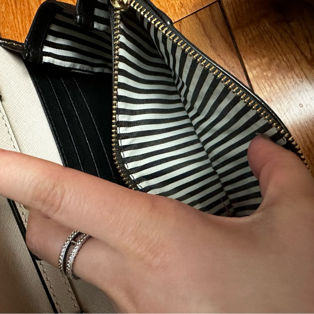 Kate Spade Cameron‎ Street Franny Crossbody - Picture 8 of 8